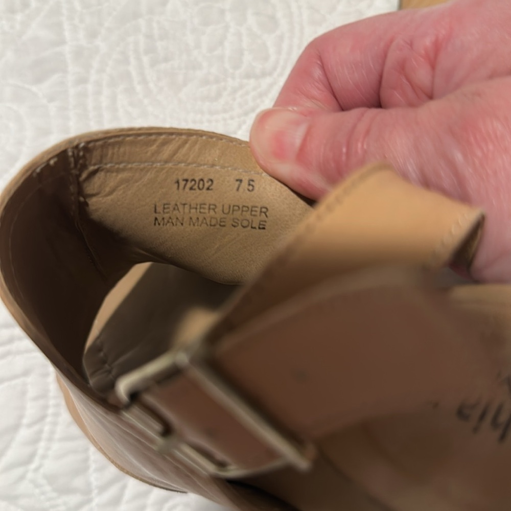 LAST CHANCE! Tan Leather Women's Sandals with Block Heels 7.5 FINAL MARKDOWN - Picture 7 of 8